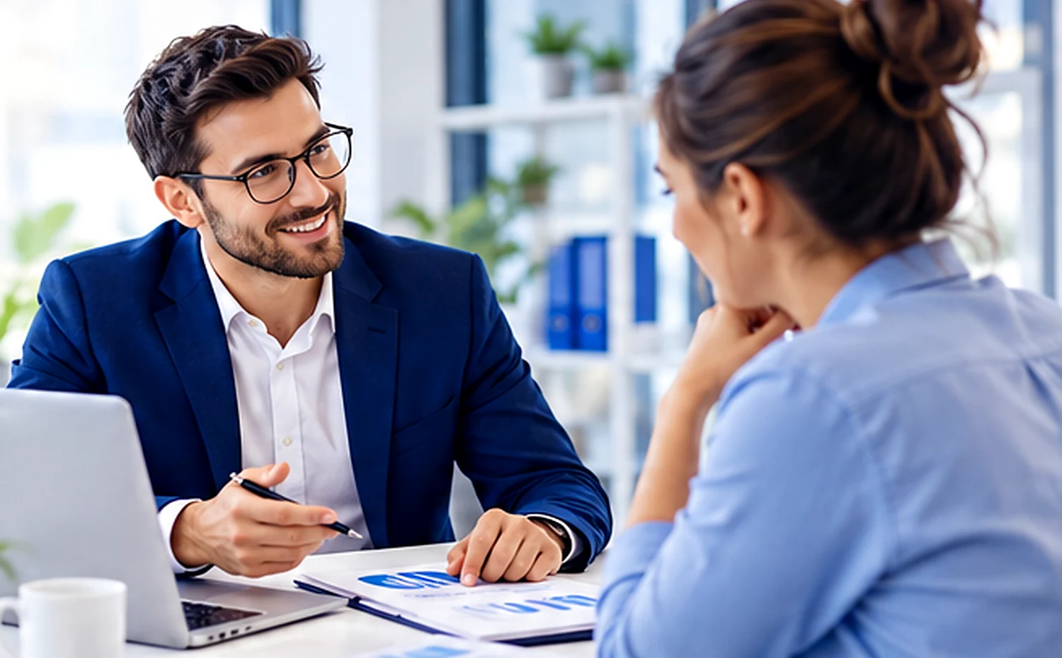 Illustration : échange entre un conseiller et une entrepreneuse